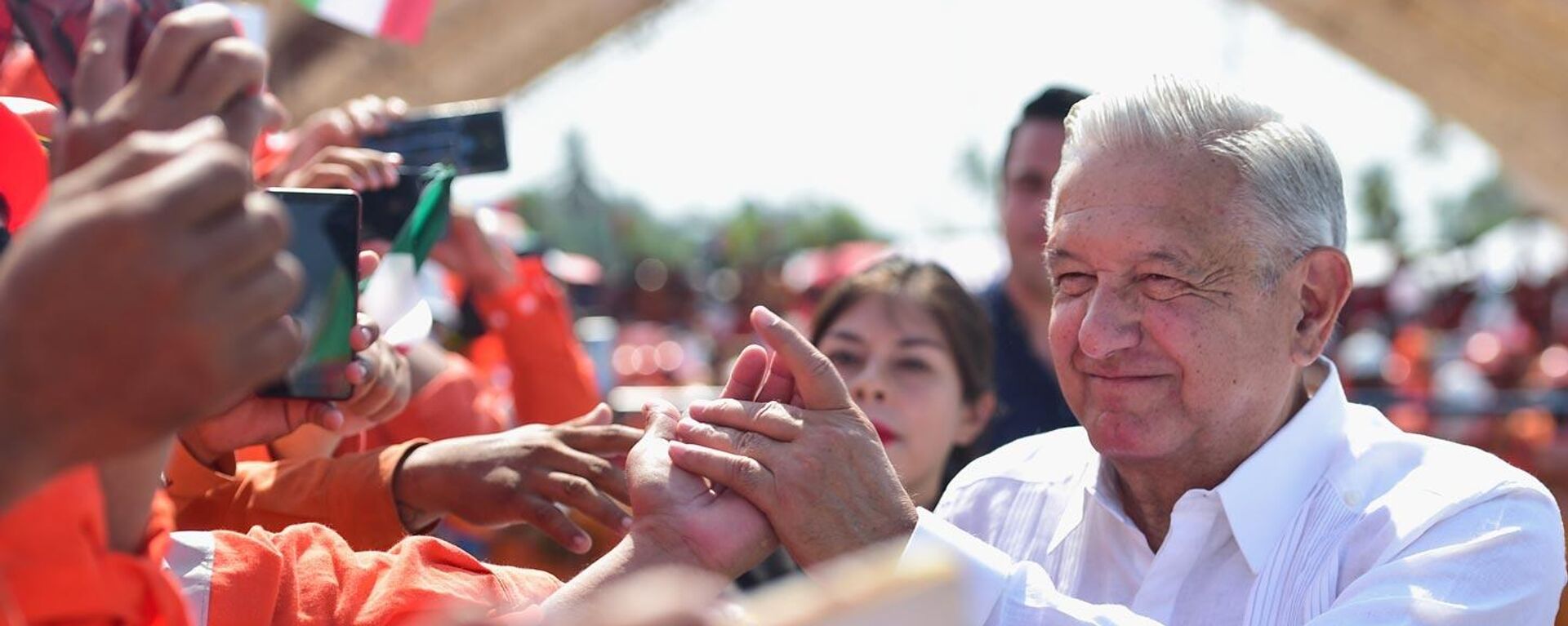 El presidente de México, Andrés Manuel López Obrador, conmemoró el Día Internacional del Trabajo en las obras de construcción de la refinería Dos Bocas - Sputnik Mundo, 1920, 01.05.2022