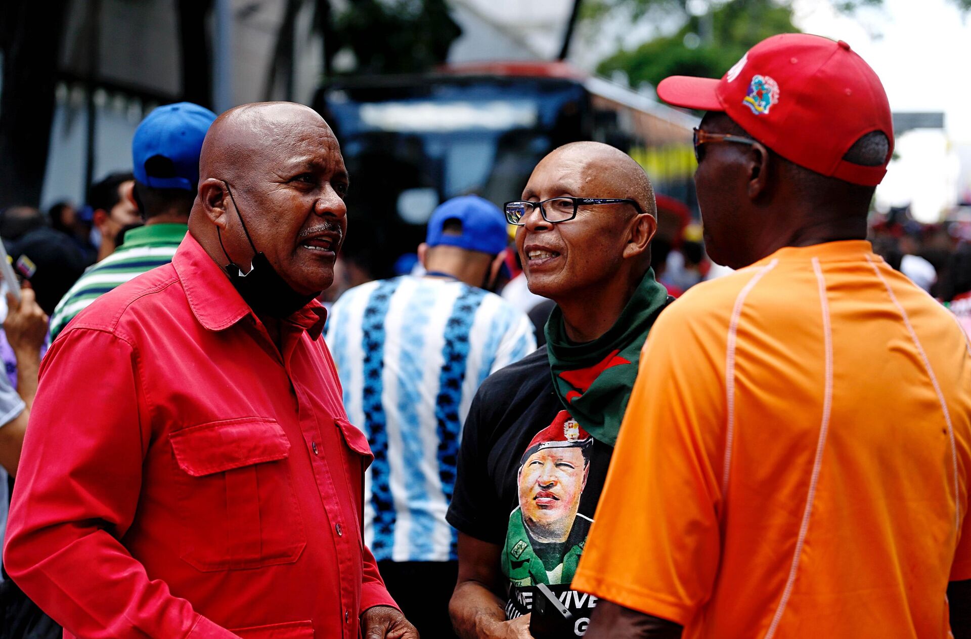 Francisco Morillo (izq.), presidente del Frente Nacional de Abogados Bolivarianos  - Sputnik Mundo, 1920, 02.05.2022