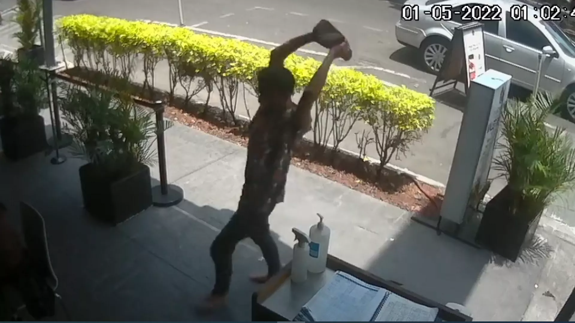 Un hombre golpea en la cabeza a un menor en CDMX Un hombre golpea en la cabeza a un menor en CDMX - Sputnik Mundo, 1920, 02.05.2022