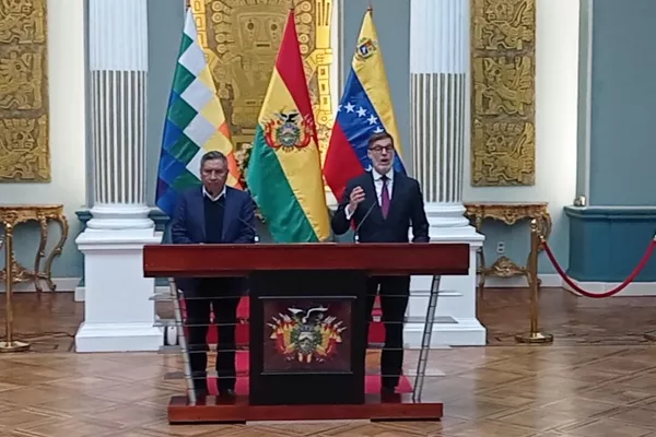 Canciller venezolano, Félix Plasencia, visita Bolivia - Sputnik Mundo