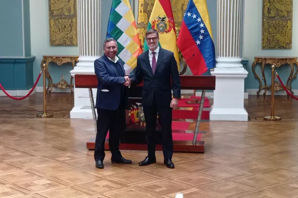 Canciller de Bolivia, Rogelio Mayta, y Félix Plasencia, canciller de Venezuela - Sputnik Mundo