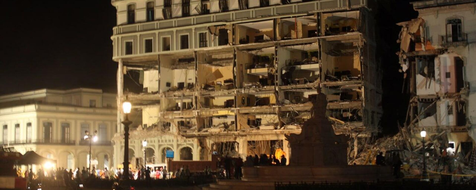 Continúan las operaciones de rescate en el siniestrado hotel Saratoga de La Habana - Sputnik Mundo, 1920, 07.05.2022