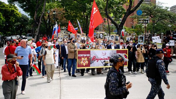 Marcha del Regimiento Inmortal en Caracas - Sputnik Mundo