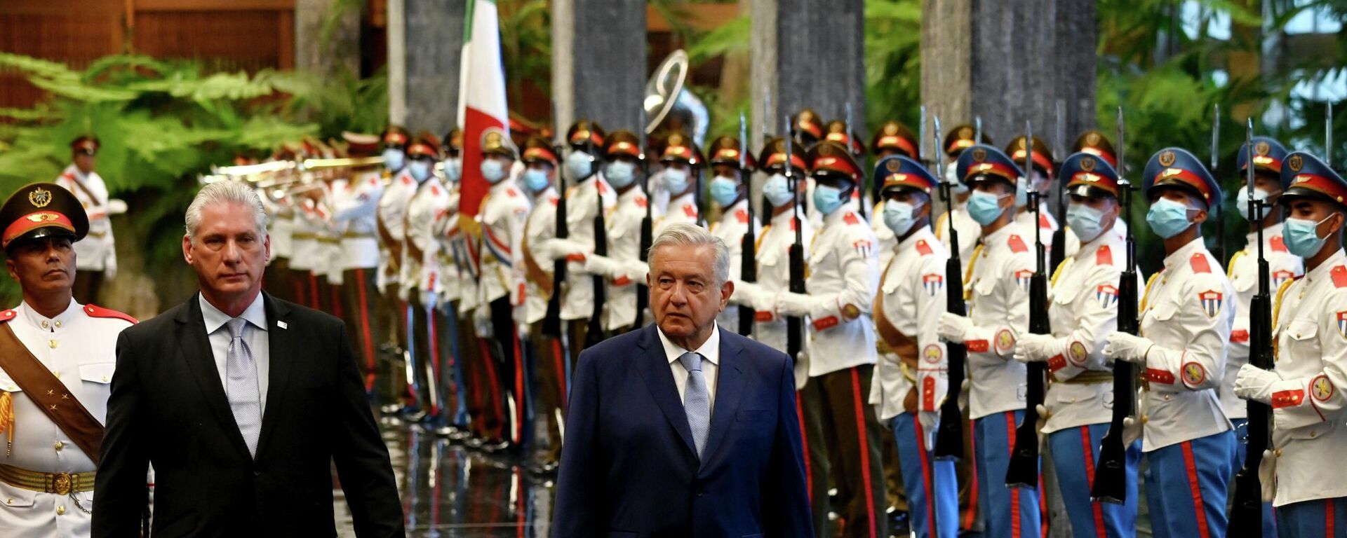 Miguel Díaz-Canel junto a AMLO en La Habana - Sputnik Mundo, 1920, 20.05.2022