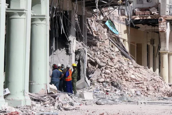 Operaciones de rescate en el siniestrado del hotel Saratoga de La Habana, Cuba Operaciones de rescate en el siniestrado del hotel Saratoga de La Habana, Cuba - Sputnik Mundo