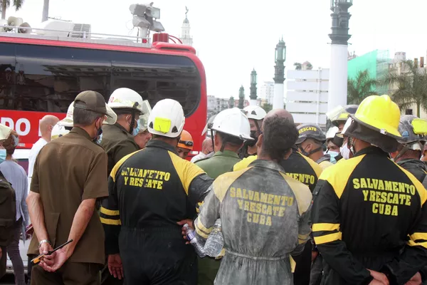 Operaciones de rescate en el siniestrado del hotel Saratoga de La Habana, Cuba Operaciones de rescate en el siniestrado del hotel Saratoga de La Habana, Cuba - Sputnik Mundo