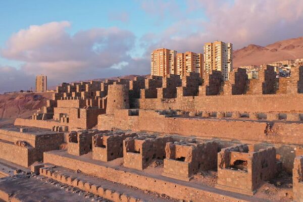 Convención Constituyente entregó borrador de la nueva constitución chilena en Ruinas de Huanchaca, Antofagasta - Sputnik Mundo