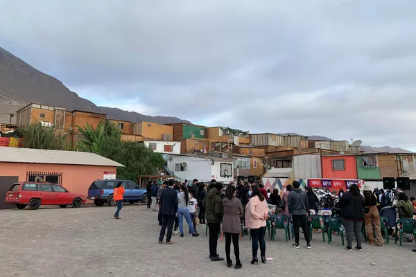 Convencionales chilenos se reúnen con población migrante en Antofagasta Convencionales chilenos se reúnen con población migrante en Antofagasta - Sputnik Mundo