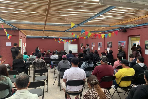 Convencionales chilenos se reúnen con población migrante en Antofagasta Convencionales chilenos se reúnen con población migrante en Antofagasta - Sputnik Mundo