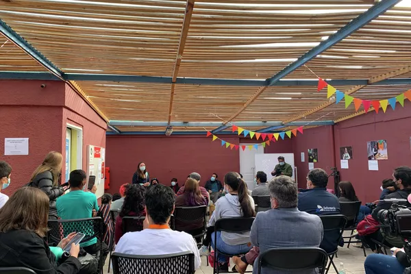 Convencionales chilenos se reúnen con población migrante en Antofagasta Convencionales chilenos se reúnen con población migrante en Antofagasta - Sputnik Mundo