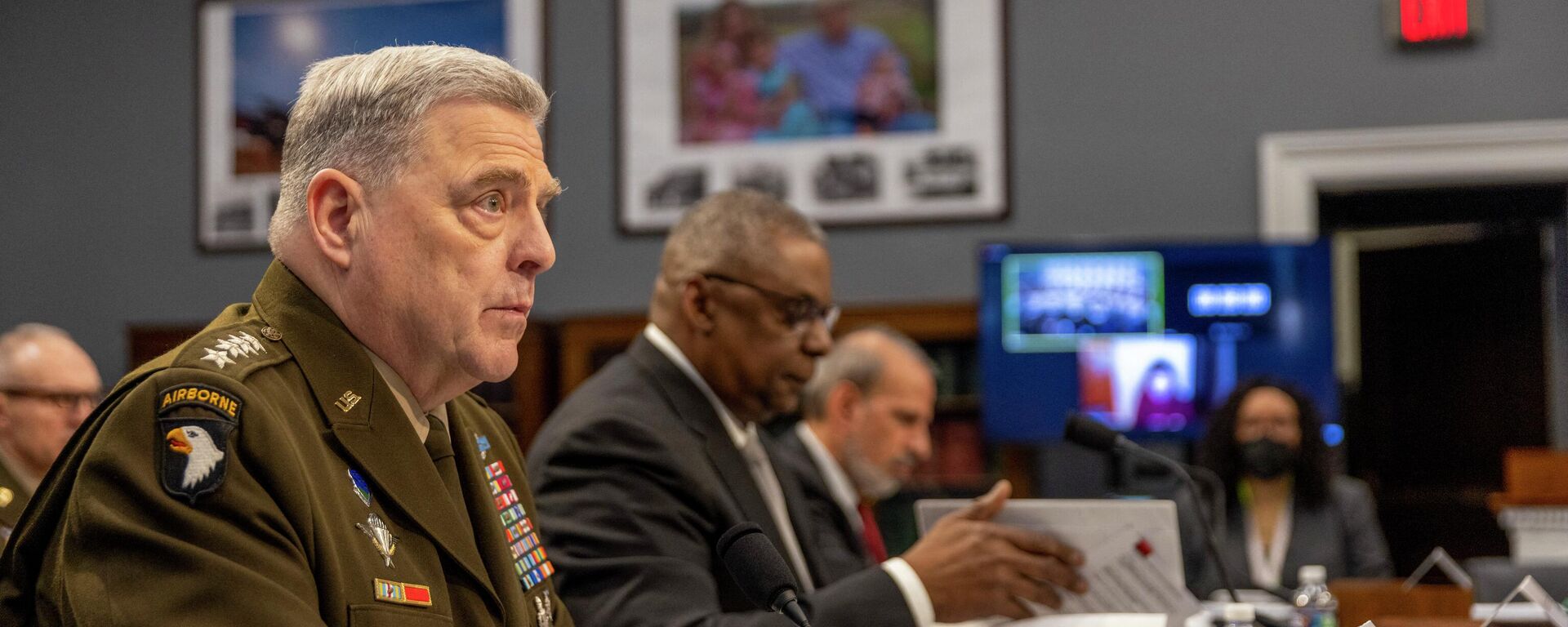  Mark Mille, el general y el presidente del Estado Mayor Conjunto de EEUU - Sputnik Mundo, 1920, 19.05.2022