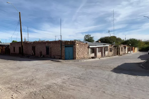 Convencionales chilenos con la comunidad Lickanantay de Toconao Convencionales chilenos con la comunidad Lickanantay de Toconao - Sputnik Mundo