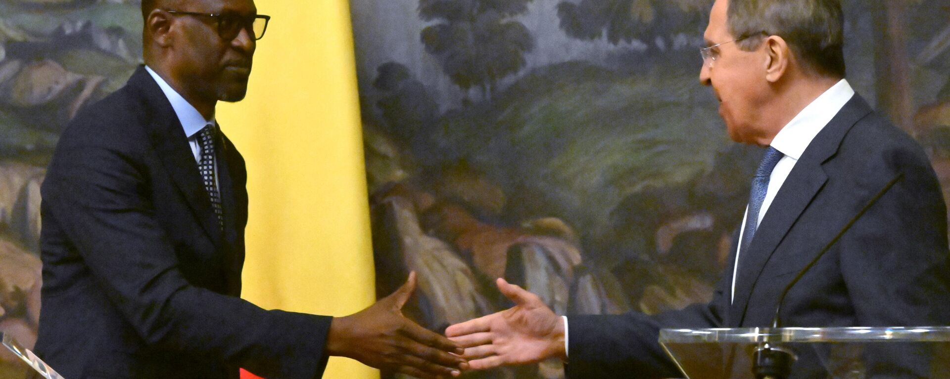  El canciller maliense, Abdoulaye Diop, y el canciller ruso, Serguéi Lavrov - Sputnik Mundo, 1920, 20.05.2022