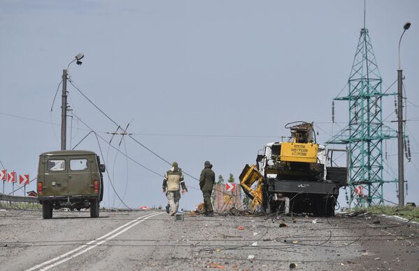El 16 de mayo, los soldados ucranianos que estaban en los túneles subterráneos de Azovstal comenzaron a rendirse.En la foto: un puente cerca de la planta de Azovstal, que fue utilizado por los militares ucranianos rendidos. - Sputnik Mundo