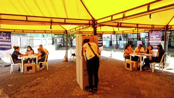 La votación de colombianos que residen en Venezuela - Sputnik Mundo