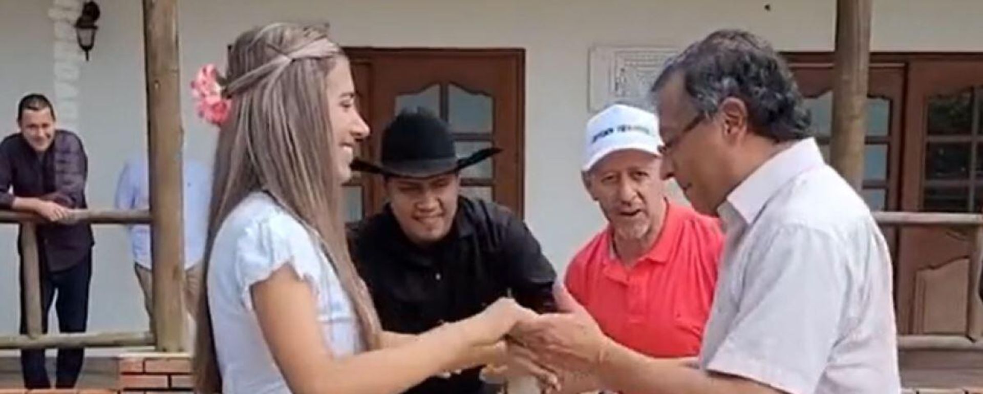 El candidato a la Presidencia de Colombia Gustavo Petro bailando en un video - Sputnik Mundo, 1920, 27.05.2022