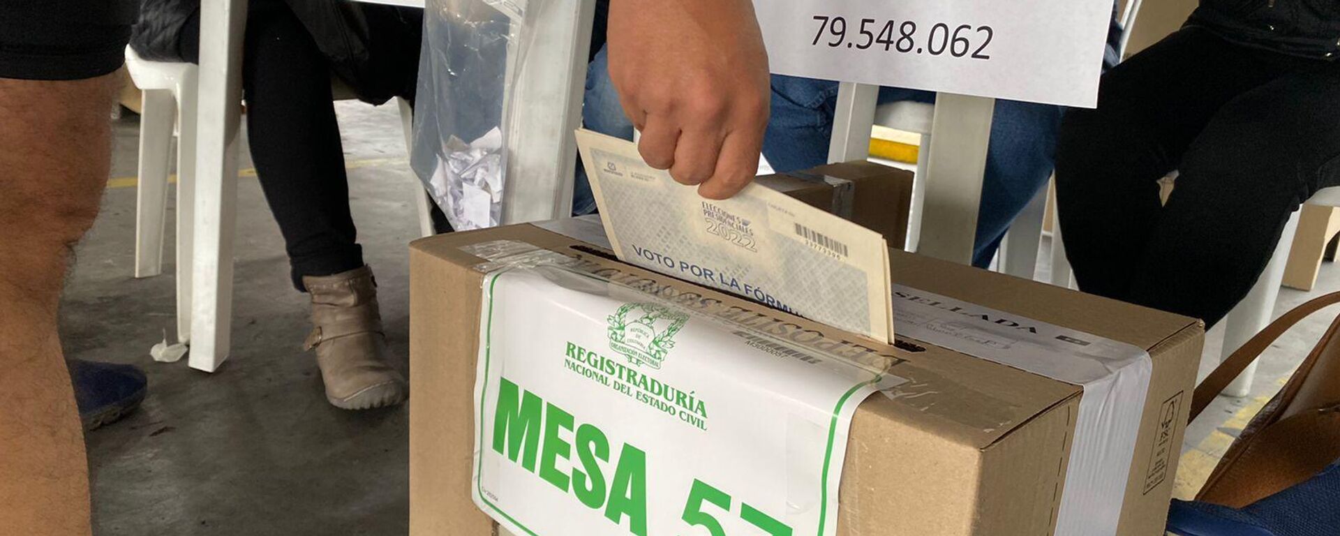 Según la Registraduría, 39 millones de colombianos están habilitados para votar (más de 20 millones son hombres y más de 18 millones mujeres). Cada ciudadano depositó su propia papeleta. Según la Registraduría, 39 millones de colombianos están habilitados para votar (más de 20 millones son hombres y más de 18 millones mujeres). Cada ciudadano depositó su propia papeleta. - Sputnik Mundo, 1920, 29.05.2022