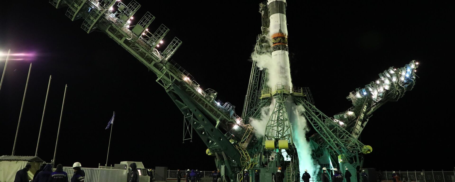 La preparación del lanzamiento de un cohete Soyuz-2.1a que transporta una nave espacial de carga Progress MS-18 - Sputnik Mundo, 1920, 31.10.2024