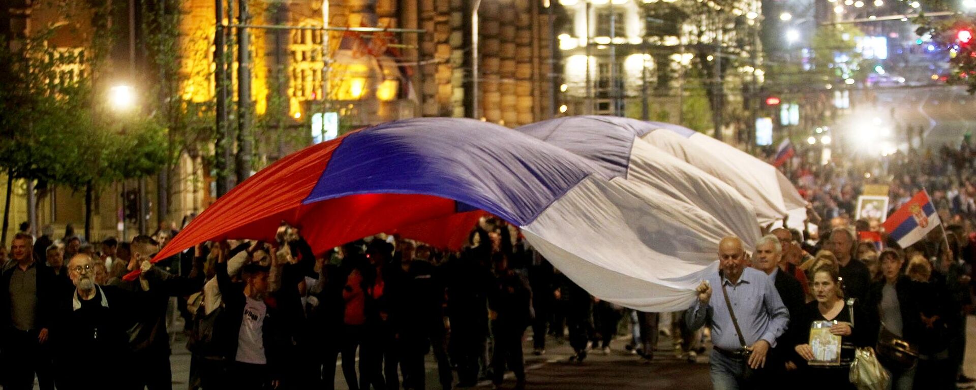 Una manifestación en apoyo de Rusia en Serbia - Sputnik Mundo, 1920, 02.06.2022