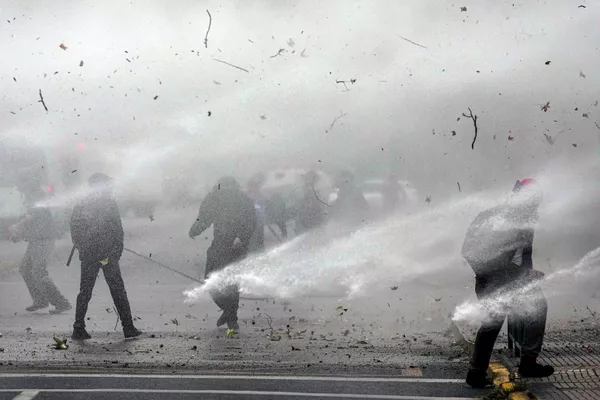 La Policía dispersa a los manifestantes durante una protesta estudiantil celebrada en Santiago de Chile. La Policía dispersa a los manifestantes durante una protesta estudiantil celebrada en Santiago de Chile. - Sputnik Mundo