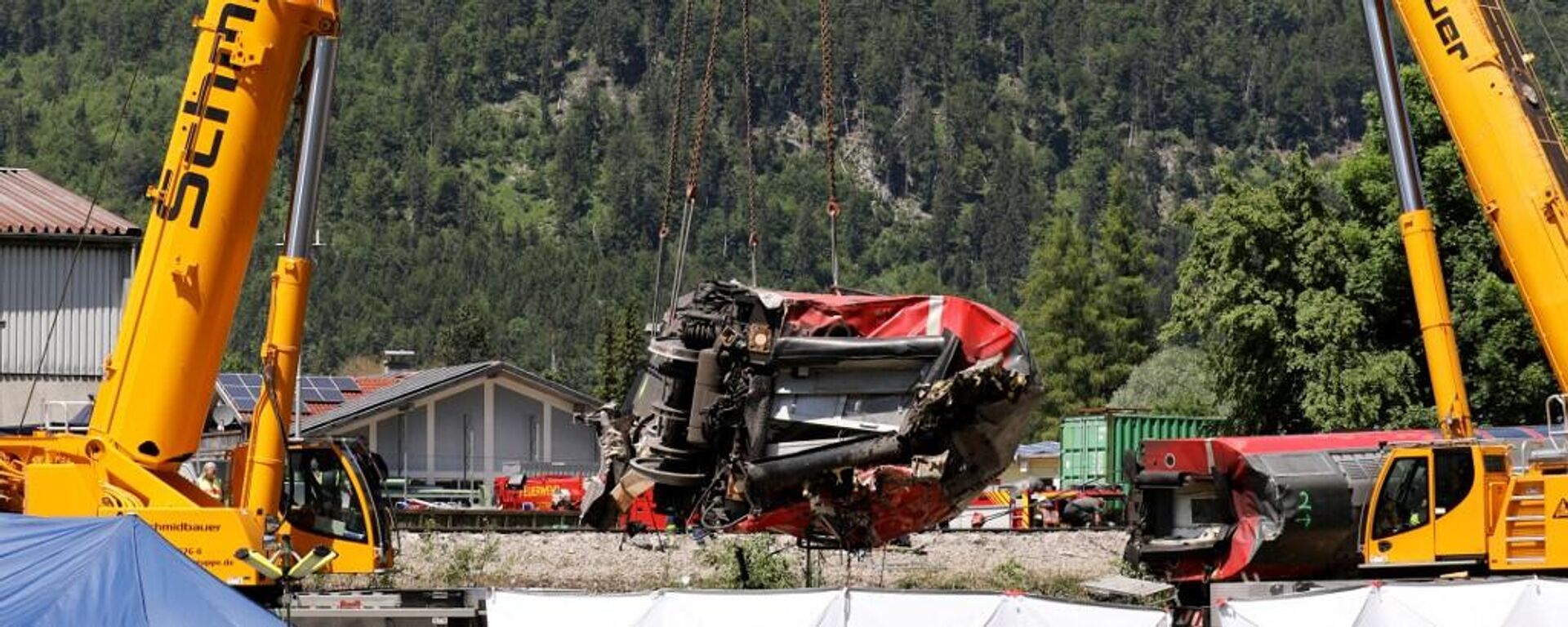 Las consecuencias del descarrilamiento de tren de pasajeros ocurrido el 3 de junio en el sur de Alemania - Sputnik Mundo, 1920, 04.06.2022