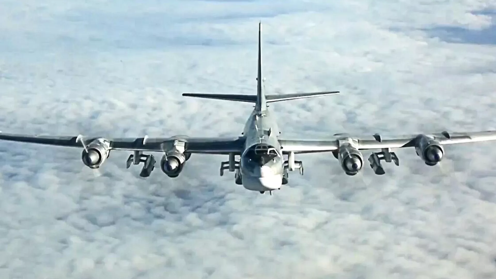 El bombardero estratégico de misiles guiados Tu-95MS 