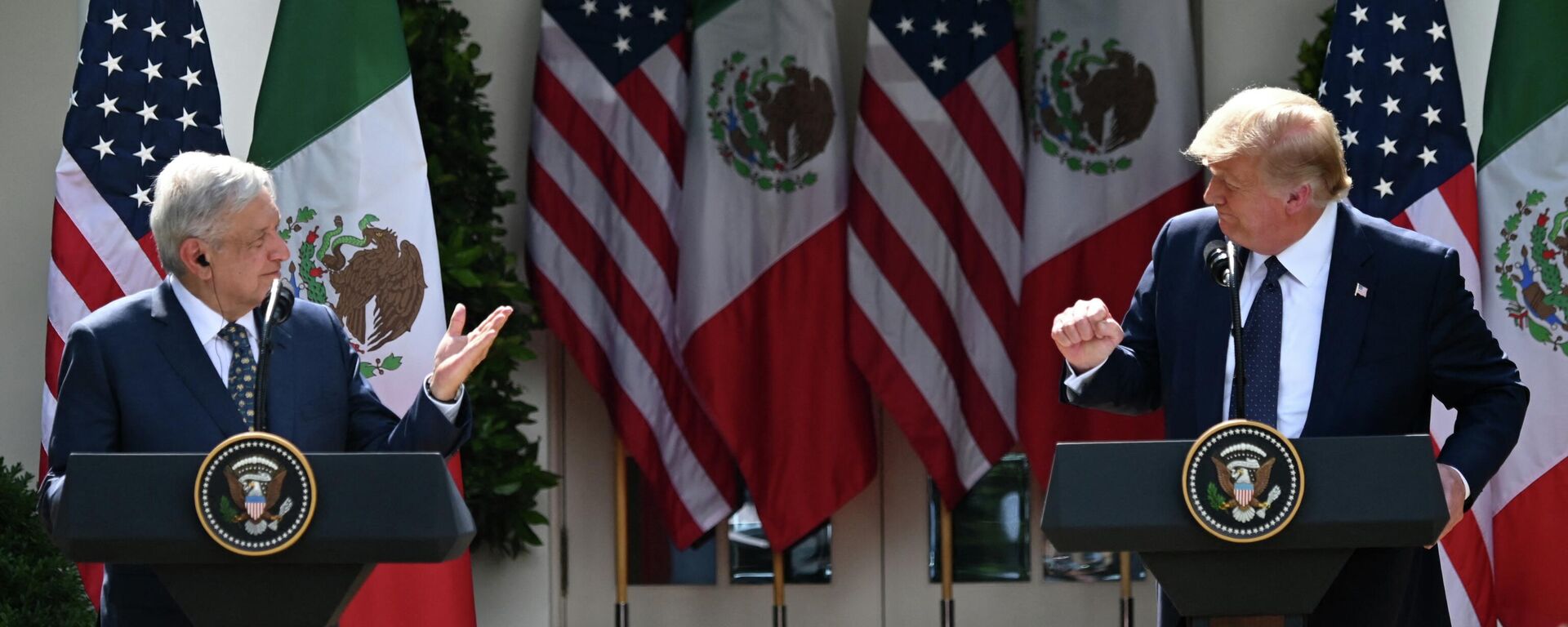 El presidente de México, Andrés Manuel López Obrador, y el expresidente de Estados Unidos, Donald Trump, en una reunión en la Casa Blanca - Sputnik Mundo, 1920, 07.06.2022