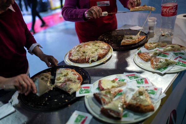 Por supuesto, el jurado también valoró el sabor de las pizzas. - Sputnik Mundo