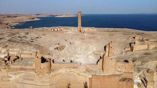 El Ministerio del Turismo de Siria no dejó de trabajar ni un día incluso durante la crisis siria. Y eso ha dado sus frutos, ya que cada vez más turistas de todo el mundo desean visitar la costa mediterránea de Siria, Damasco y otras regiones turísticas. El Ministerio del Turismo de Siria no dejó de trabajar ni un día incluso durante la crisis siria. Y eso ha dado sus frutos, ya que cada vez más turistas de todo el mundo desean visitar la costa mediterránea de Siria, Damasco y otras regiones turísticas. - Sputnik Mundo