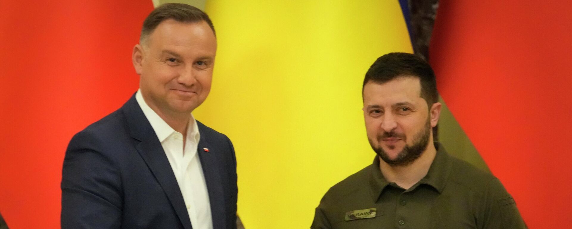 El presidente de Ucrania, Volodímir Zelenski (dcha.) junto a su homólogo polaco, Andrzej Duda - Sputnik Mundo, 1920, 14.09.2023