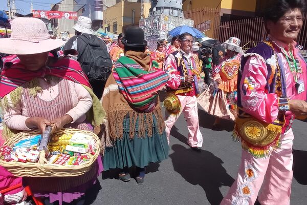 La fiesta del Gran Poder en la ciudad de La Paz - Sputnik Mundo