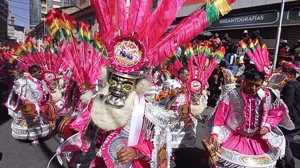 La fiesta del Gran Poder en la ciudad de La Paz - Sputnik Mundo