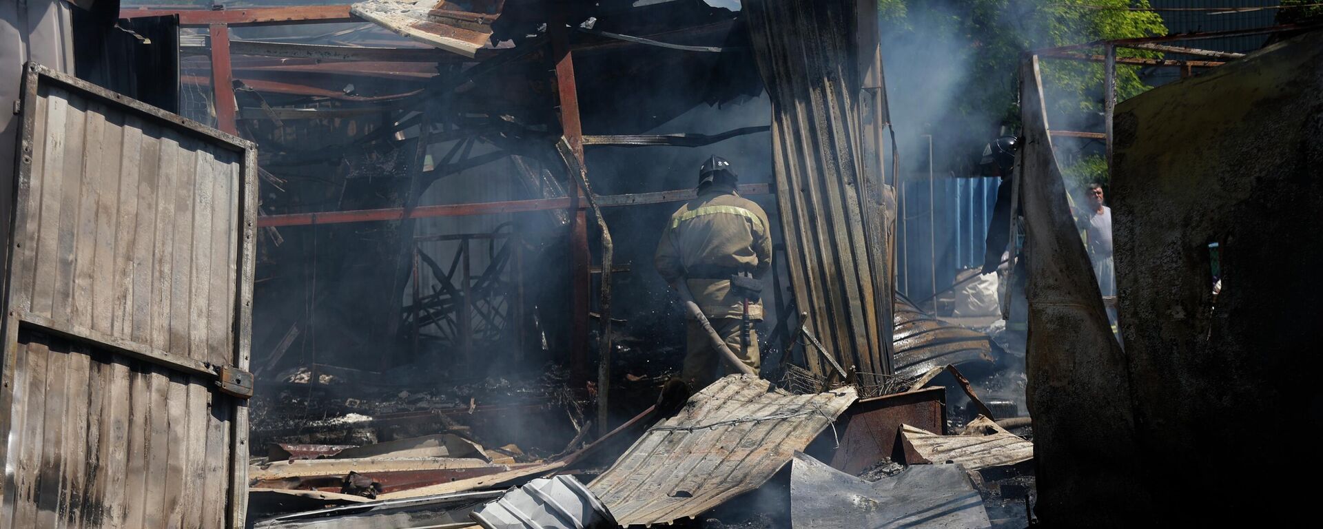 Consecuencias de disparos ucranianos a un mercado de Donetsk - Sputnik Mundo, 1920, 24.07.2022