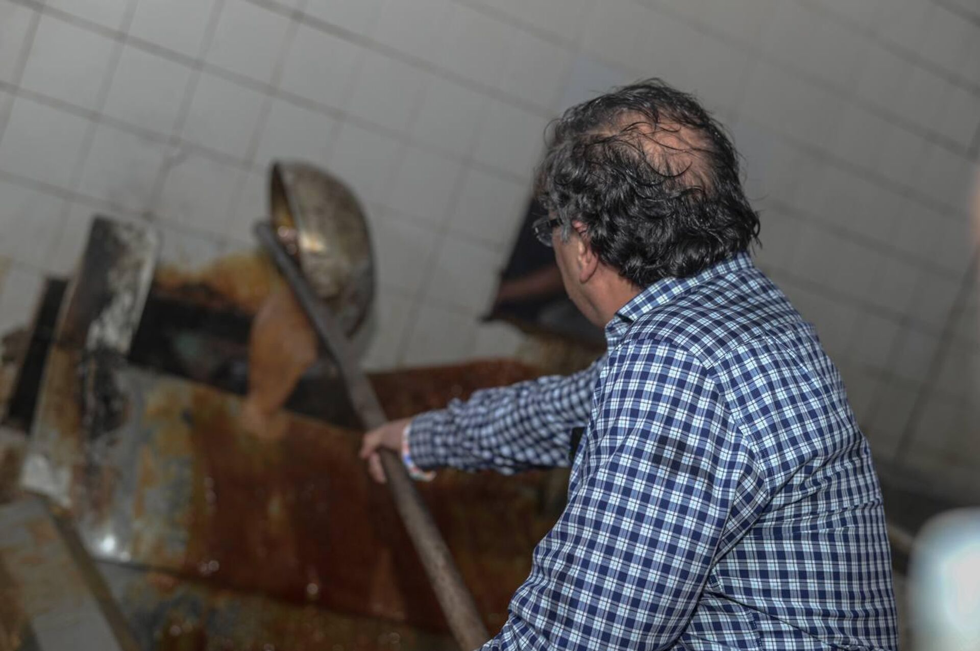 Gustavo Petro durante la fabricación de la panela en Santander - Sputnik Mundo, 1920, 14.06.2022