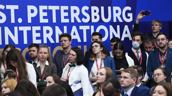 El logo de SPIEF 2022 - Sputnik Mundo