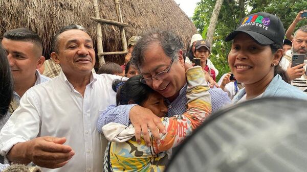 Gustavo Petro en su visita a la Sierra Nevada de Santa Marta - Sputnik Mundo