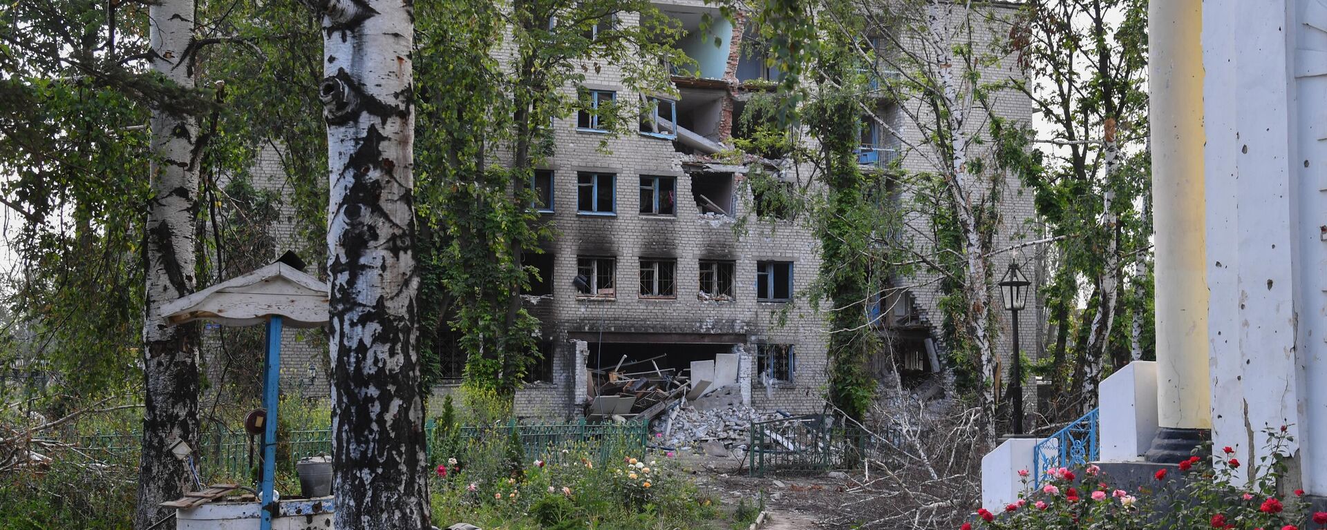 Un edificio destruido por el Ejército ucraniano en la República Popular de Lugansk Un edificio destruido por el Ejército ucraniano en la República Popular de Lugansk - Sputnik Mundo, 1920, 20.06.2022