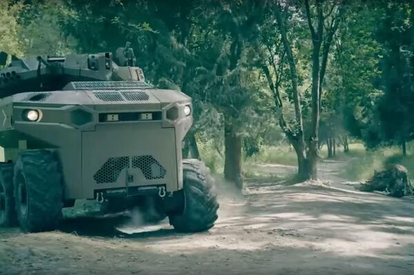 Vehículo blindad robotizado ROBUST - Sputnik Mundo