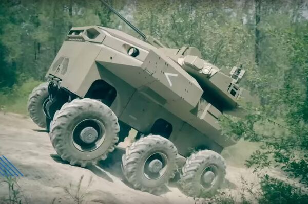 Vehículo blindad robotizado ROBUST - Sputnik Mundo