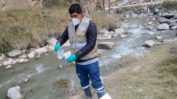 Toma de muestras del río Chillón, Perú - Sputnik Mundo