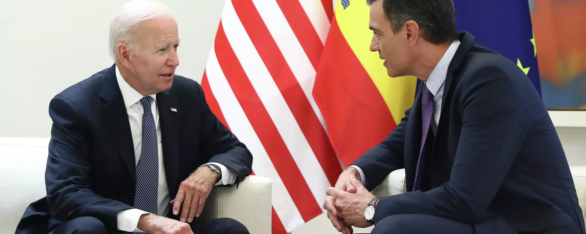 El mandatario estadounidense, Joe Biden, y el presidente del Gobierno español, Pedro Sánchez - Sputnik Mundo, 1920, 19.04.2023