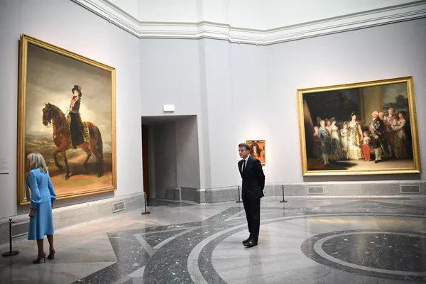 El presidente francés Emmanuel Macron y su esposa Brigitte en el Museo del Prado de Madrid. El presidente francés Emmanuel Macron y su esposa Brigitte en el Museo del Prado de Madrid. - Sputnik Mundo