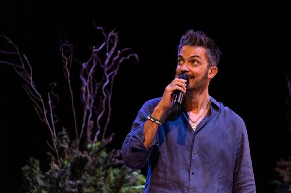 El actor argentinomexicano Fernando del Solar falleció el 30 de junio. Fue conocido principalmente por su trabajo en TV Azteca, donde su carrera estuvo marcada por la conducción de Sexos en guerra y Venga la alegría. Además, colaboró brevemente con Televisa como uno de los presentadores del programa Hoy. - Sputnik Mundo