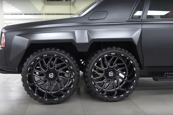 El Rolls-Royce Phantom 6x6 creado por Alexandre Danton - Sputnik Mundo