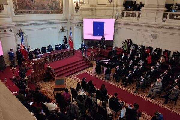 Convención constitucional de Chile entregó la propuesta de nueva Constitución de Chile - Sputnik Mundo