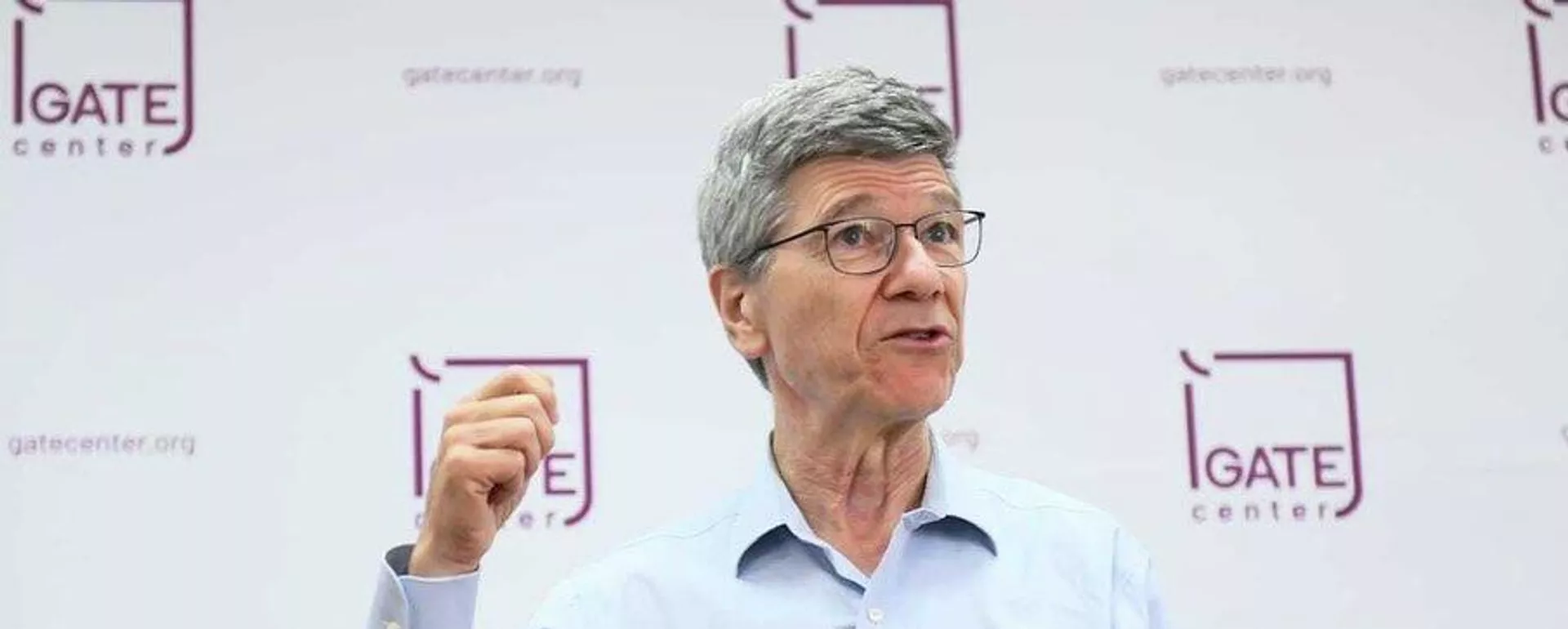 Jeffrey Sachs, director del Centro de Desarrollo Sustentable de Columbia Jeffrey Sachs, director del Centro de Desarrollo Sustentable de Columbia - Sputnik Mundo, 1920, 05.07.2022