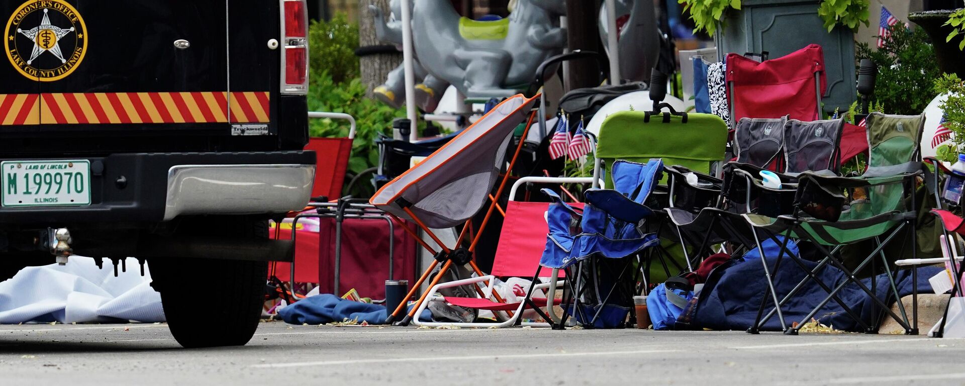 Sillas abandonadas tras tiroteo en desfile de Highlands, Illinois - Sputnik Mundo, 1920, 05.07.2022