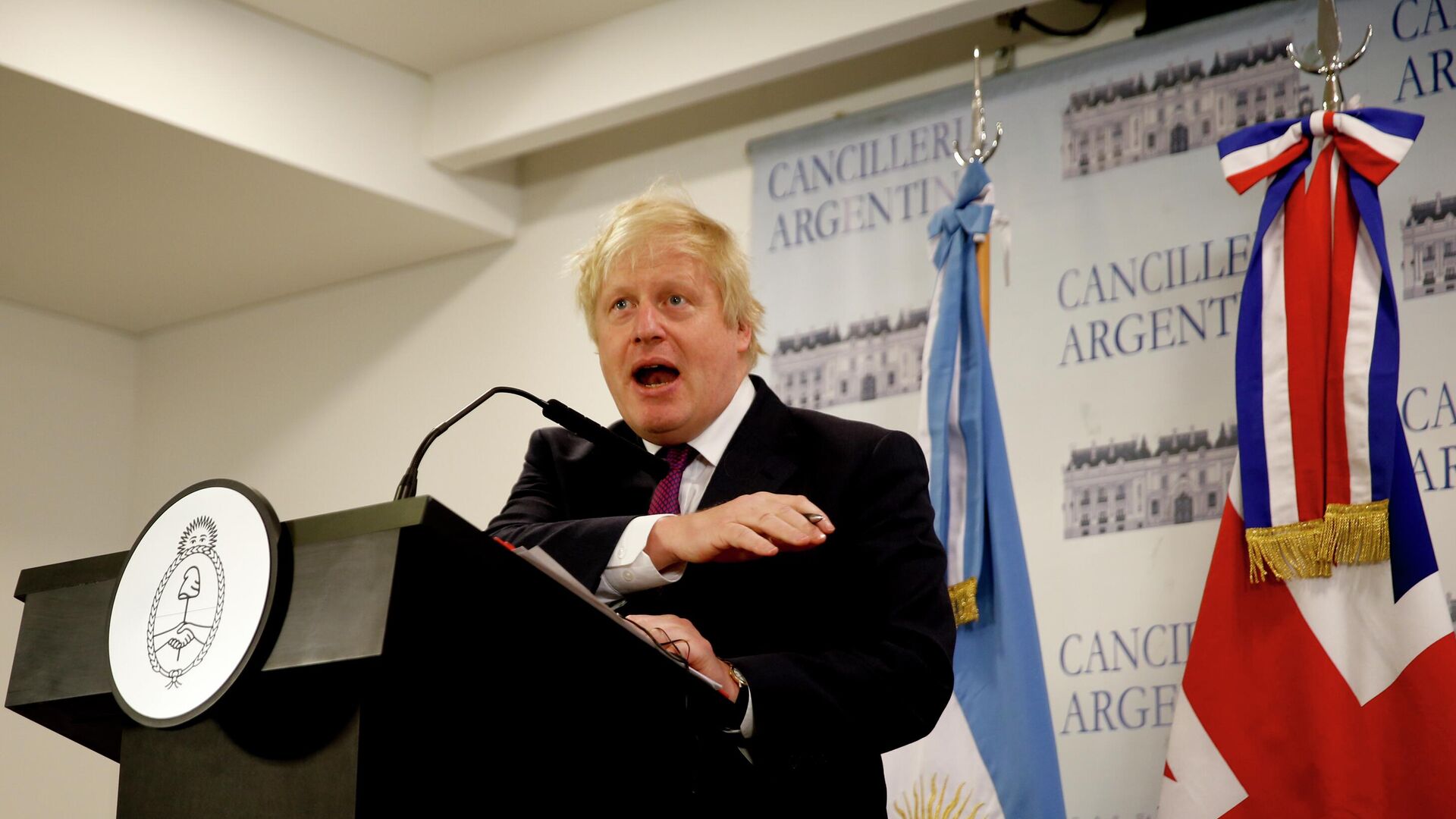 Boris Johnson, entonces canciller británico, durante su visita a Argentina en 2018 - Sputnik Mundo, 1920, 07.07.2022