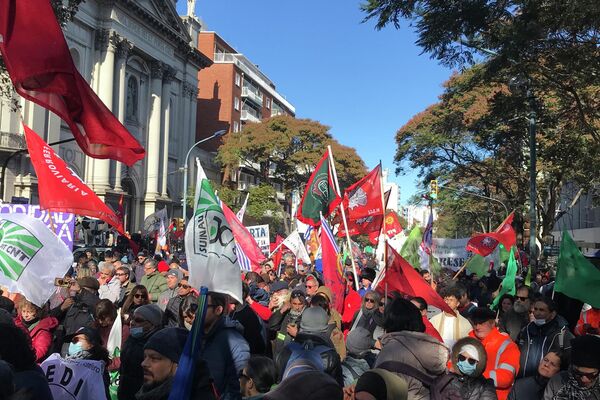 Paro general parcial de la central única de trabajadores de Uruguay, PIT-CNT - Sputnik Mundo