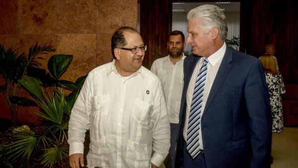 El director regional para América Latina y el Caribe del PNUD, Luis Felipe López-Calva, y el presidente cubano, Miguel Díaz-Canel - Sputnik Mundo